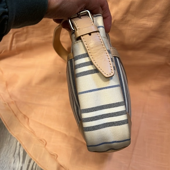EUC authentic Burberry shoulder bag - Picture 8 of 10